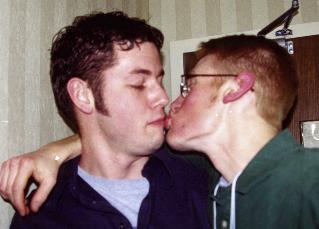 Kiss and make up!