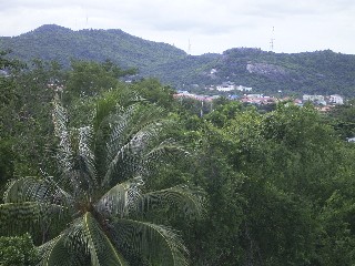 1/2 km to the beach, 4 km to the center