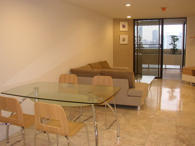 apartment (130 m2, 8th floor)