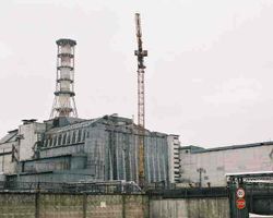 Estructura de hormigón denominada Sarcófago, diseñada para contener el material radiactivo del núcleo del reactor y que fue diseñado para una duración de 30 años.