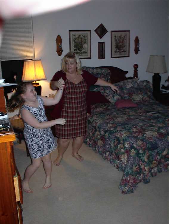V&K-Dancing2.jpg (36558 bytes)