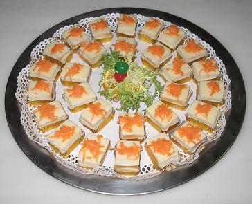 Canap&eacute;s