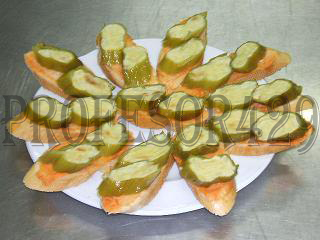 MOntadito de pimiento verde relleno de tortilla de patata