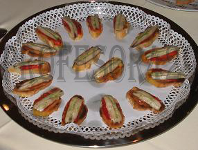 Tostaditas con boquer&oacute;n