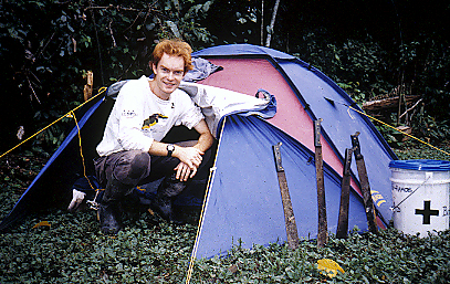 chris&tent971.JPG (197002 bytes)