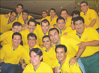 ::..  Promo 85 - Ex alumnos de La Salle se divirtieron en grande  ..::