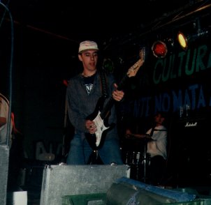 Luisi  posando para la camara.
