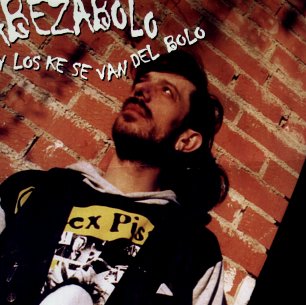Manolo Kabezabolo pone la voz en la canci�n 