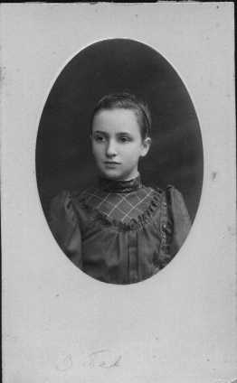 Ms. Zinaida Nikolayevna Behr (then spouse of Yevreinov)