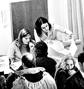 www.greenpeace.org,Coca Cola,GPS,Rand Corp,NASA,agua,planeta Marte,ISS,atmosfera,Lesbianas,Gays,Transexuales,Bisexuales,corte europea Derechos Humanos,Tribunal de Estrasburgo,Marlon Brando,El Padrino,Don Corleone,capomafia,clasicos,Al Pacino,Francis Ford Coppola,Robert Duvall,Bernardo Bertolucci,Irma Roy,Carolina Papaleo,Osvaldo,diputada nacional,Congreso,Argentina,Raul Granillo Ocampo,politica,justicialismo,peronismo,cine,television,La Horqueta,San Isidro,que se vayan todos,diciembre 2001,2002,2003,2004,maria julia alsogaray,alvaros,,Roberto Mart&iacute;nez Medina,Maria Julia Alsogaray,Ra&uacute;l Granillo Ocampo,Jorge Rodr&iacute;guez,V&iacute;ctor Alderete,Claudia Bello,Angel Massa,Alfredo Yabran,Mario Pontaquarto,Nestor Carlos Kirchner,Cristina Elizabeth Fernandez,corrupcion,senado,general rodriguez,anibal,fernandez,alberto,fernando de la rua,ines pertine,eduardo duhalde,hilda chiche gonzalez,2000,2001,2002,2003,2004,Museos,www.louvre.fr,Leonardo Da Vinci,Gioconda,Mona Lisa,Italia,Francia,France,inventos,Italy,renacimiento,historia,cuadros,links,images,postcards,photos,fotos,imagenes,postales,pictures,historia,arqueologia,descubrimientos,culturales,agenda,infodiario,diario accion,buenos aires,argentina,Diario Accion de General Rodriguez, politica, actualidad, noticias e informacion, personalidades e instituciones, policiales, galerias de fotos; historia de General Rodriguez, sus origenes, edificios, estancias, habitos y costumbres, anecdotas, comercios e industrias, los fundadores, antiguas instituciones, fotos e imagenes; suplementos especiales: la crisis politica, economica y social de la Argentina, los acontecimientos de Diciembre de 2001, articulos y entrevistas; Emigracion: toda la informacion destinada a aquellos que desean emigrar, radicarse o estudiar en el exterior, visas, pasaportes, consejos, guias, informacion util, links; Trueque: novedades e informacion, links, estructura del trueque; el casamiento de Maxima Zorreguieta y el principe Guillermo Alejandro de Holanda; Guerra de Afganistan: galeria de imagenes e informacion sobre la primera guerra del siglo XXI; la guerra de Irak, Bagdad, Georges W. Bush, Saddam Husseim, el atentado a las torres Gemelas de Nueva York, las twin towers, el 11-s, y descripcion del hecho que conmovio al mundo; Empleo: consultoras, clasificados, agencias de empleo, consejos e informacion util, curriculum vitae, como confeccionarlos, noticias de actualidad; 
Los numeros de la crisis: Las consecuencias de la crisis politica, economica y social; estadisticas, pobreza, desnutricion, salud y asistencia; noticias regionales y provinciales, columnas y editoriales; informacion para negocios: pymes, links, empresas y negocios; Agenda Cultural con toda la informacion de cursos, universidades, talleres, escuelas y oportunidades, exposiciones de arte de la region; buscadores en Internet, Enlaces: links a los mejores sitios de educacion, cultura, arte, biografias, politica, interes general, web, Links del Diario Accion: RMS Titanic, su historia, su tragico viaje inaugural; historias, testimonios, documentos y articulos sobre el naufragio; links y sitios sobre el tema; la pelicula de Cameron, fotos e imagenes; suplementos especiales, Historia Argentina y de General Rodriguez, la llegada de la democracia en General Rodriguez, la asuncion de Juan Lumbreras como intendente en 1983, galeria de imagenes, sus palabras y los actos, su gabinete, festejos de la comunidad. Fundacion del pueblo de General Rodriguez, sus instituciones y personalidades relevantes, arquitectura y edificios, comercios e industrias, sus comienzos, estancias, inmigraciones italianas, espa&ntilde;olas, vascas e irlandesas, anecdotas y efemerides, sus hombres ilustres, el Hospital Vicente Lopez y Planes, su fundacion por las Damas de Beneficencia, el hundimiento del crucero General Belgrano, testimonios de ex combatientes y tripulantes, su comandante Hector Elias Bonzo, fotos e imagenes, recuerdos y homenajes, historia de la familia Bonzo de General Rodriguez, entrevistas y articulos periodisticos. La guerra de Malvinas en el Atlantico Sur, el conflicto belico con Gran Breta&ntilde;a de 1982, politicos relevantes, Benjamin Paez y Trueba, fotos antiguas de familias fundadoras, galerias de imagenes de pobladores, recorrida virtual por el antiguo General Rodriguez, el paso de la Infanta en 1910, historia de La Serenisima, la familia Mastellone, La Choza, Bernardo de Irigoyen, peronismo y radicalismo y muchisimo mas