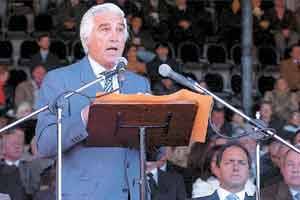Fondos de Santa Cruz,Sergio Acevedo,Nestor Kirchner,Cristina,Elizabeth Fernandez,Ricardo L&oacute;pez Murphy,Carlos Prades,Patricia Bullrich,Miguel Bein,Judith Forstamann,Osvaldo Terragno,Banco Santa Cruz,Bonos,Anibal Fernandez,Morgan Stanley,bancos suizos,titulos,acciones,Argentina,Irma Roy,Carolina Papaleo,Osvaldo,diputada nacional,Congreso,Argentina,Raul Granillo Ocampo,politica,justicialismo,peronismo,cine,television,La Horqueta,San Isidro,que se vayan todos,diciembre 2001,2002,2003,2004,maria julia alsogaray,alvaros,,Roberto Mart&iacute;nez Medina,Maria Julia Alsogaray,Ra&uacute;l Granillo Ocampo,Jorge Rodr&iacute;guez,V&iacute;ctor Alderete,Claudia Bello,Angel Massa,Alfredo Yabran,Mario Pontaquarto,Nestor Carlos Kirchner,Cristina Elizabeth Fernandez,corrupcion,senado,general rodriguez,anibal,fernandez,alberto,fernando de la rua,ines pertine,eduardo duhalde,hilda chiche gonzalez,2000,2001,2002,2003,2004,Museos,www.louvre.fr,Leonardo Da Vinci,Gioconda,Mona Lisa,Italia,Francia,France,inventos,Italy,renacimiento,historia,cuadros,links,images,postcards,photos,fotos,imagenes,postales,pictures,historia,arqueologia,descubrimientos,culturales,agenda,infodiario,diario accion,buenos aires,argentina,Diario Accion de General Rodriguez, politica, actualidad, noticias e informacion, personalidades e instituciones, policiales, galerias de fotos; historia de General Rodriguez, sus origenes, edificios, estancias, habitos y costumbres, anecdotas, comercios e industrias, los fundadores, antiguas instituciones, fotos e imagenes; suplementos especiales: la crisis politica, economica y social de la Argentina, los acontecimientos de Diciembre de 2001, articulos y entrevistas; Emigracion: toda la informacion destinada a aquellos que desean emigrar, radicarse o estudiar en el exterior, visas, pasaportes, consejos, guias, informacion util, links; Trueque: novedades e informacion, links, estructura del trueque; el casamiento de Maxima Zorreguieta y el principe Guillermo Alejandro de Holanda; Guerra de Afganistan: galeria de imagenes e informacion sobre la primera guerra del siglo XXI; la guerra de Irak, Bagdad, Georges W. Bush, Saddam Husseim, el atentado a las torres Gemelas de Nueva York, las twin towers, el 11-s, y descripcion del hecho que conmovio al mundo; Empleo: consultoras, clasificados, agencias de empleo, consejos e informacion util, curriculum vitae, como confeccionarlos, noticias de actualidad; 
Los numeros de la crisis: Las consecuencias de la crisis politica, economica y social; estadisticas, pobreza, desnutricion, salud y asistencia; noticias regionales y provinciales, columnas y editoriales; informacion para negocios: pymes, links, empresas y negocios; Agenda Cultural con toda la informacion de cursos, universidades, talleres, escuelas y oportunidades, exposiciones de arte de la region; buscadores en Internet, Enlaces: links a los mejores sitios de educacion, cultura, arte, biografias, politica, interes general, web, Links del Diario Accion: RMS Titanic, su historia, su tragico viaje inaugural; historias, testimonios, documentos y articulos sobre el naufragio; links y sitios sobre el tema; la pelicula de Cameron, fotos e imagenes; suplementos especiales, Historia Argentina y de General Rodriguez, la llegada de la democracia en General Rodriguez, la asuncion de Juan Lumbreras como intendente en 1983, galeria de imagenes, sus palabras y los actos, su gabinete, festejos de la comunidad. Fundacion del pueblo de General Rodriguez, sus instituciones y personalidades relevantes, arquitectura y edificios, comercios e industrias, sus comienzos, estancias, inmigraciones italianas, espa&ntilde;olas, vascas e irlandesas, anecdotas y efemerides, sus hombres ilustres, el Hospital Vicente Lopez y Planes, su fundacion por las Damas de Beneficencia, el hundimiento del crucero General Belgrano, testimonios de ex combatientes y tripulantes, su comandante Hector Elias Bonzo, fotos e imagenes, recuerdos y homenajes, historia de la familia Bonzo de General Rodriguez, entrevistas y articulos periodisticos. La guerra de Malvinas en el Atlantico Sur, el conflicto belico con Gran Breta&ntilde;a de 1982, politicos relevantes, Benjamin Paez y Trueba, fotos antiguas de familias fundadoras, galerias de imagenes de pobladores, recorrida virtual por el antiguo General Rodriguez, el paso de la Infanta en 1910, historia de La Serenisima, la familia Mastellone, La Choza, Bernardo de Irigoyen, peronismo y radicalismo y muchisimo mas