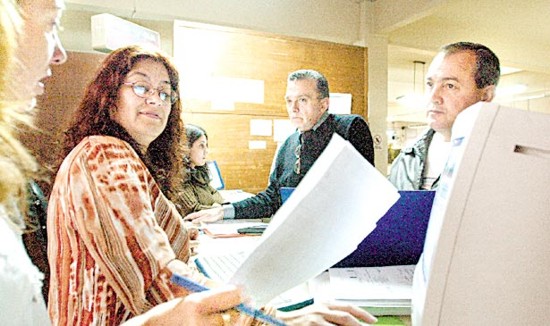 www.rentas.gba.gov.ar,www.afip.gov.ar,monotributo,Argentina,ley,legislacion,boletin oficial,Afip,empresas,industrias,regimenes,inscripciones,reempadronamientos,plazos,terminos,bajas,altas,formularios,agencias,categorias,ingresos,contribuyentes,consultas,preguntas,respuestas,buenos aires,monotributistas,Julio De Vido,Felipe Sola,Nestor Kirchner,Cristina Fernandez,China,importaciones,exportaciones,empresas,inversiones,Hu Jintao,Miguel Campos,Rafael Bielsa,Soja,Arnaldo Bocco,Graciela Coria,Eximbank,Bau Zhongqing,Shangai,Museo del Palacio Imperial,Miguel Angel Broda,Pekin,ciudad prohibida,carlos saul menem,Irma Roy,Carolina Papaleo,Osvaldo,diputada nacional,Congreso,Argentina,Raul Granillo Ocampo,politica,justicialismo,peronismo,cine,television,La Horqueta,San Isidro,que se vayan todos,diciembre 2001,2002,2003,2004,maria julia alsogaray,alvaros,,Roberto Mart&iacute;nez Medina,Maria Julia Alsogaray,Ra&uacute;l Granillo Ocampo,Jorge Rodr&iacute;guez,V&iacute;ctor Alderete,Claudia Bello,Angel Massa,Alfredo Yabran,Mario Pontaquarto,Nestor Carlos Kirchner,Cristina Elizabeth Fernandez,corrupcion,senado,general rodriguez,anibal,fernandez,alberto,fernando de la rua,ines pertine,eduardo duhalde,hilda chiche gonzalez,2000,2001,2002,2003,2004,Museos,www.louvre.fr,Leonardo Da Vinci,Gioconda,Mona Lisa,Italia,Francia,France,inventos,Italy,renacimiento,historia,cuadros,links,images,postcards,photos,fotos,imagenes,postales,pictures,historia,arqueologia,descubrimientos,culturales,agenda,infodiario,diario accion,buenos aires,argentina,Diario Accion de General Rodriguez, politica, actualidad, noticias e informacion, personalidades e instituciones, policiales, galerias de fotos; historia de General Rodriguez, sus origenes, edificios, estancias, habitos y costumbres, anecdotas, comercios e industrias, los fundadores, antiguas instituciones, fotos e imagenes; suplementos especiales: la crisis politica, economica y social de la Argentina, los acontecimientos de Diciembre de 2001, articulos y entrevistas; Emigracion: toda la informacion destinada a aquellos que desean emigrar, radicarse o estudiar en el exterior, visas, pasaportes, consejos, guias, informacion util, links; Trueque: novedades e informacion, links, estructura del trueque; el casamiento de Maxima Zorreguieta y el principe Guillermo Alejandro de Holanda; Guerra de Afganistan: galeria de imagenes e informacion sobre la primera guerra del siglo XXI; la guerra de Irak, Bagdad, Georges W. Bush, Saddam Husseim, el atentado a las torres Gemelas de Nueva York, las twin towers, el 11-s, y descripcion del hecho que conmovio al mundo; Empleo: consultoras, clasificados, agencias de empleo, consejos e informacion util, curriculum vitae, como confeccionarlos, noticias de actualidad; 
Los numeros de la crisis: Las consecuencias de la crisis politica, economica y social; estadisticas, pobreza, desnutricion, salud y asistencia; noticias regionales y provinciales, columnas y editoriales; informacion para negocios: pymes, links, empresas y negocios; Agenda Cultural con toda la informacion de cursos, universidades, talleres, escuelas y oportunidades, exposiciones de arte de la region; buscadores en Internet, Enlaces: links a los mejores sitios de educacion, cultura, arte, biografias, politica, interes general, web, Links del Diario Accion: RMS Titanic, su historia, su tragico viaje inaugural; historias, testimonios, documentos y articulos sobre el naufragio; links y sitios sobre el tema; la pelicula de Cameron, fotos e imagenes; suplementos especiales, Historia Argentina y de General Rodriguez, la llegada de la democracia en General Rodriguez, la asuncion de Juan Lumbreras como intendente en 1983, galeria de imagenes, sus palabras y los actos, su gabinete, festejos de la comunidad. Fundacion del pueblo de General Rodriguez, sus instituciones y personalidades relevantes, arquitectura y edificios, comercios e industrias, sus comienzos, estancias, inmigraciones italianas, espa&ntilde;olas, vascas e irlandesas, anecdotas y efemerides, sus hombres ilustres, el Hospital Vicente Lopez y Planes, su fundacion por las Damas de Beneficencia, el hundimiento del crucero General Belgrano, testimonios de ex combatientes y tripulantes, su comandante Hector Elias Bonzo, fotos e imagenes, recuerdos y homenajes, historia de la familia Bonzo de General Rodriguez, entrevistas y articulos periodisticos. La guerra de Malvinas en el Atlantico Sur, el conflicto belico con Gran Breta&ntilde;a de 1982, politicos relevantes, Benjamin Paez y Trueba, fotos antiguas de familias fundadoras, galerias de imagenes de pobladores, recorrida virtual por el antiguo General Rodriguez, el paso de la Infanta en 1910, historia de La Serenisima, la familia Mastellone, La Choza, Bernardo de Irigoyen, peronismo y radicalismo y muchisimo mas