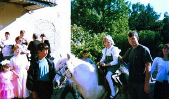 pony2.jpg (27880 bytes)
