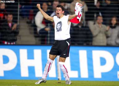 � Pics United - Verlossende treffer voor Kezman en heel PSV.
