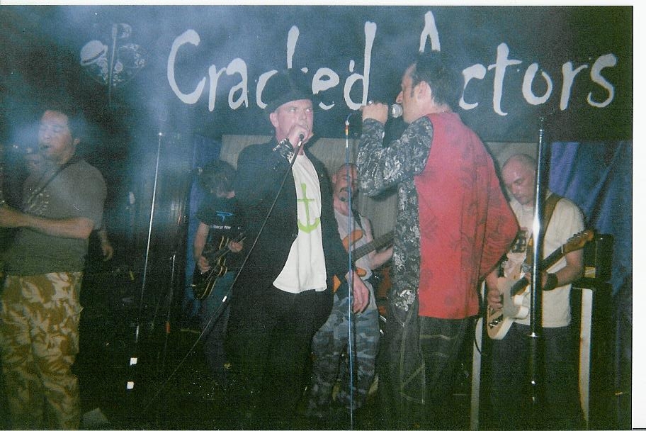 A Cracked Actor stand-off at the Jug of Ale