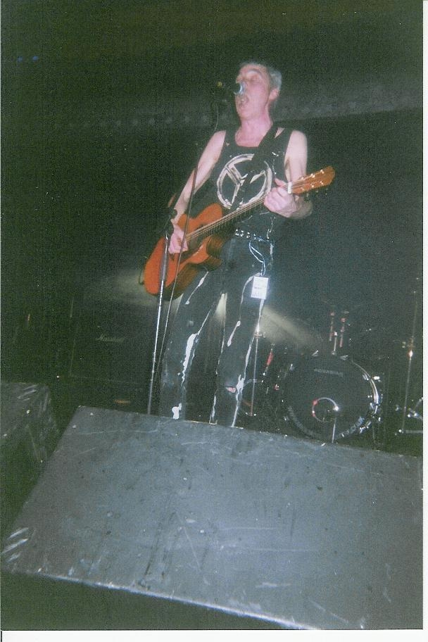 TV Smith yelling his heart out at Punk Aid '04. Go TV!
