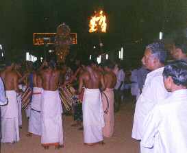 Aarattu Ezhunnallippu