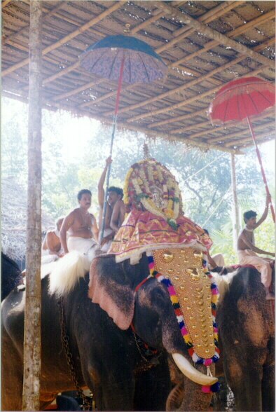 Anayum Ambariyum