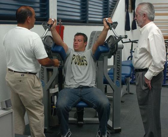 Utilizar&uml;&cent; Pumas FBA el gimnasio del soccer