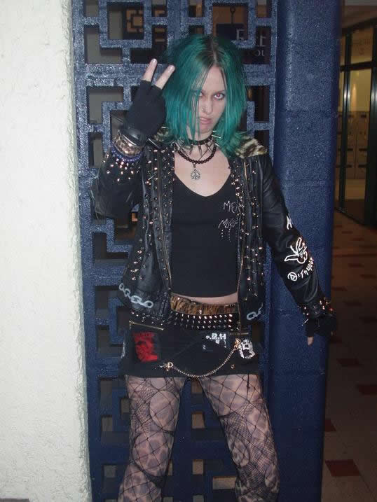 Urs 2006 - (Ursula Obnoxious)