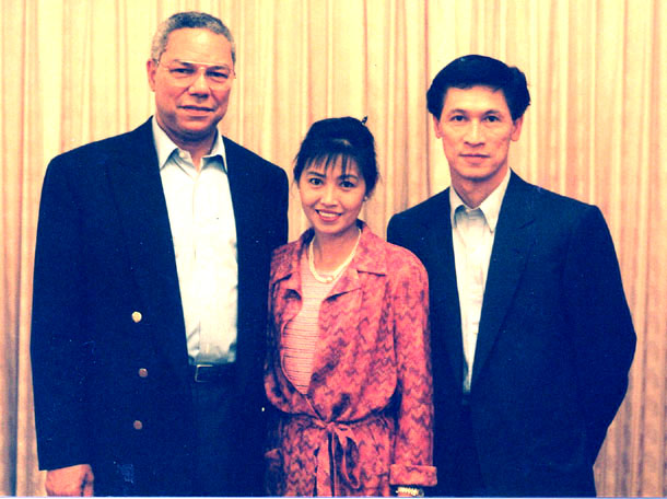 LiuColinPowell.jpg (72466 bytes)