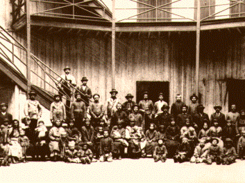 Inmigrantes en el Viejo Hotel