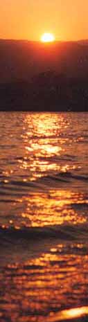 light of the sunset reflecting in the lagoon (lacune) of nafpaktos