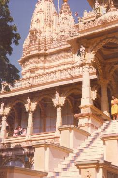Behold ! the splendid carvings 