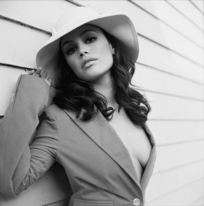 rachel_bilson_teasing.jpg 96.0K