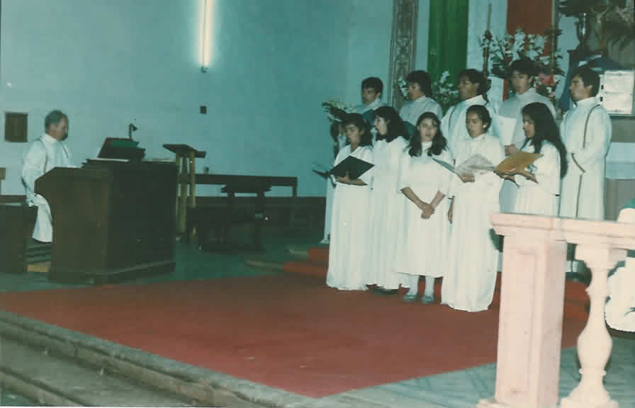 Durante un concierto coral en la iglesia de Erongar�cuaro