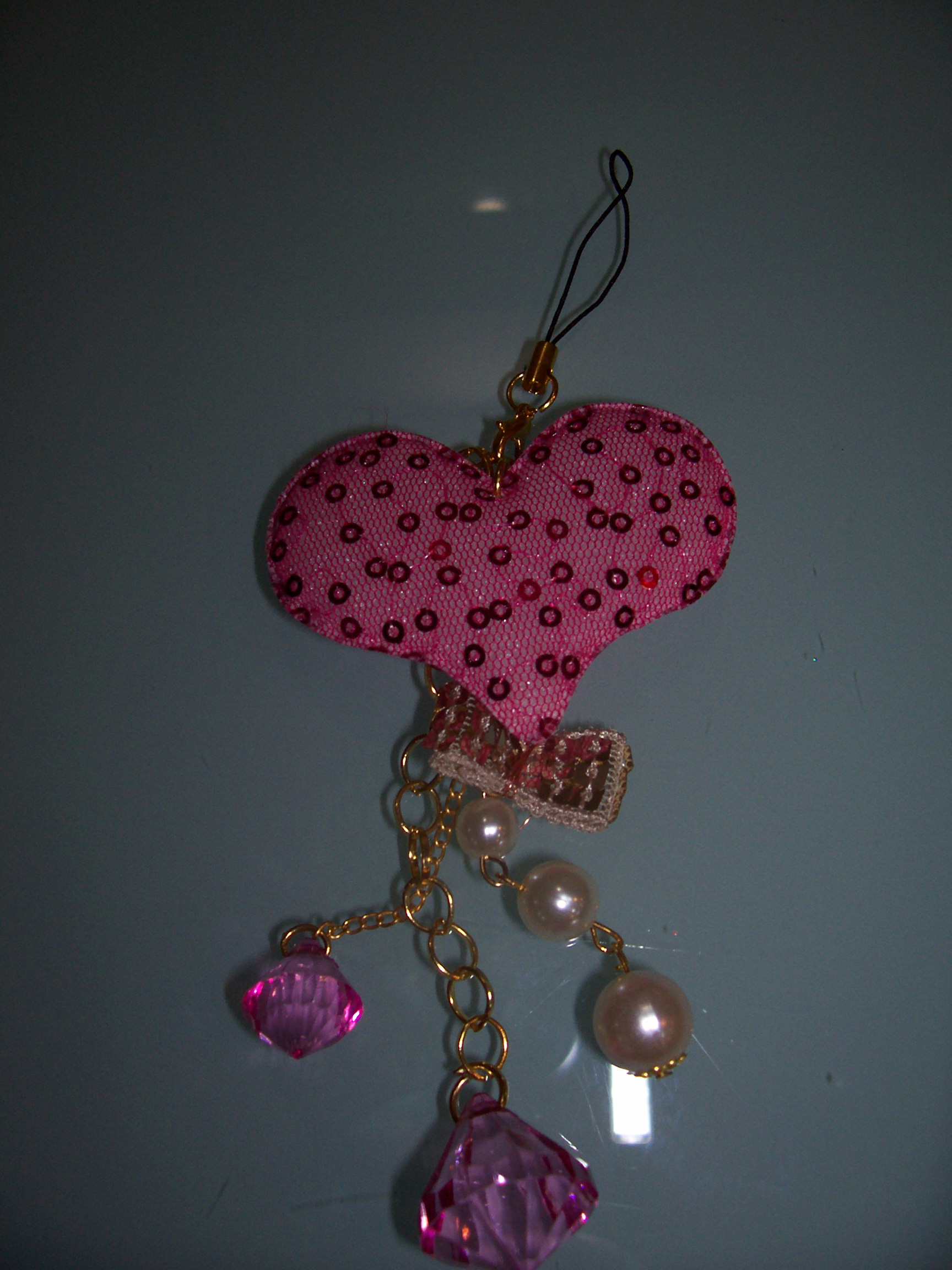 PinkHeartPhoneAccessory