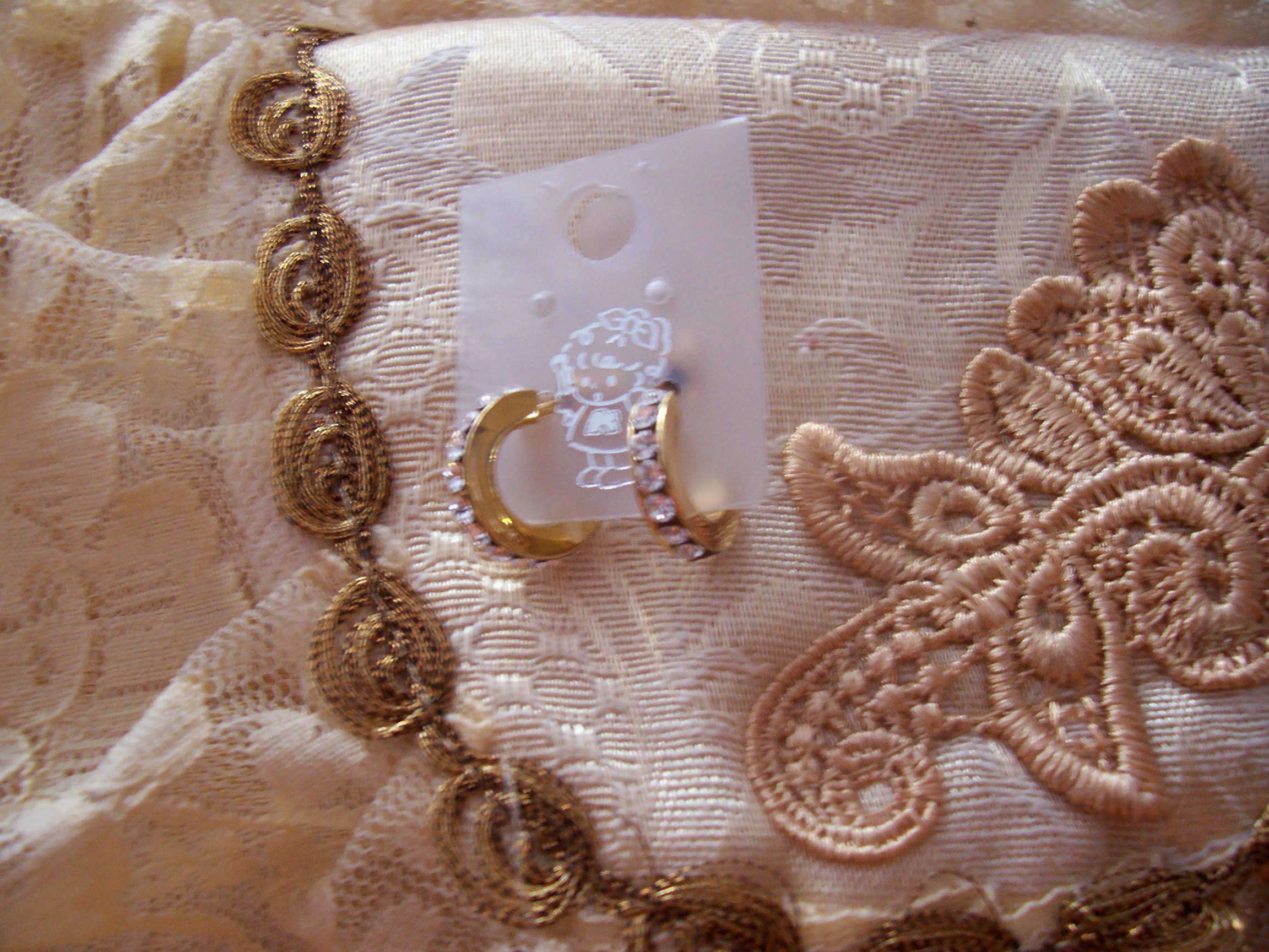 DiamondYEllowGoldEarring
