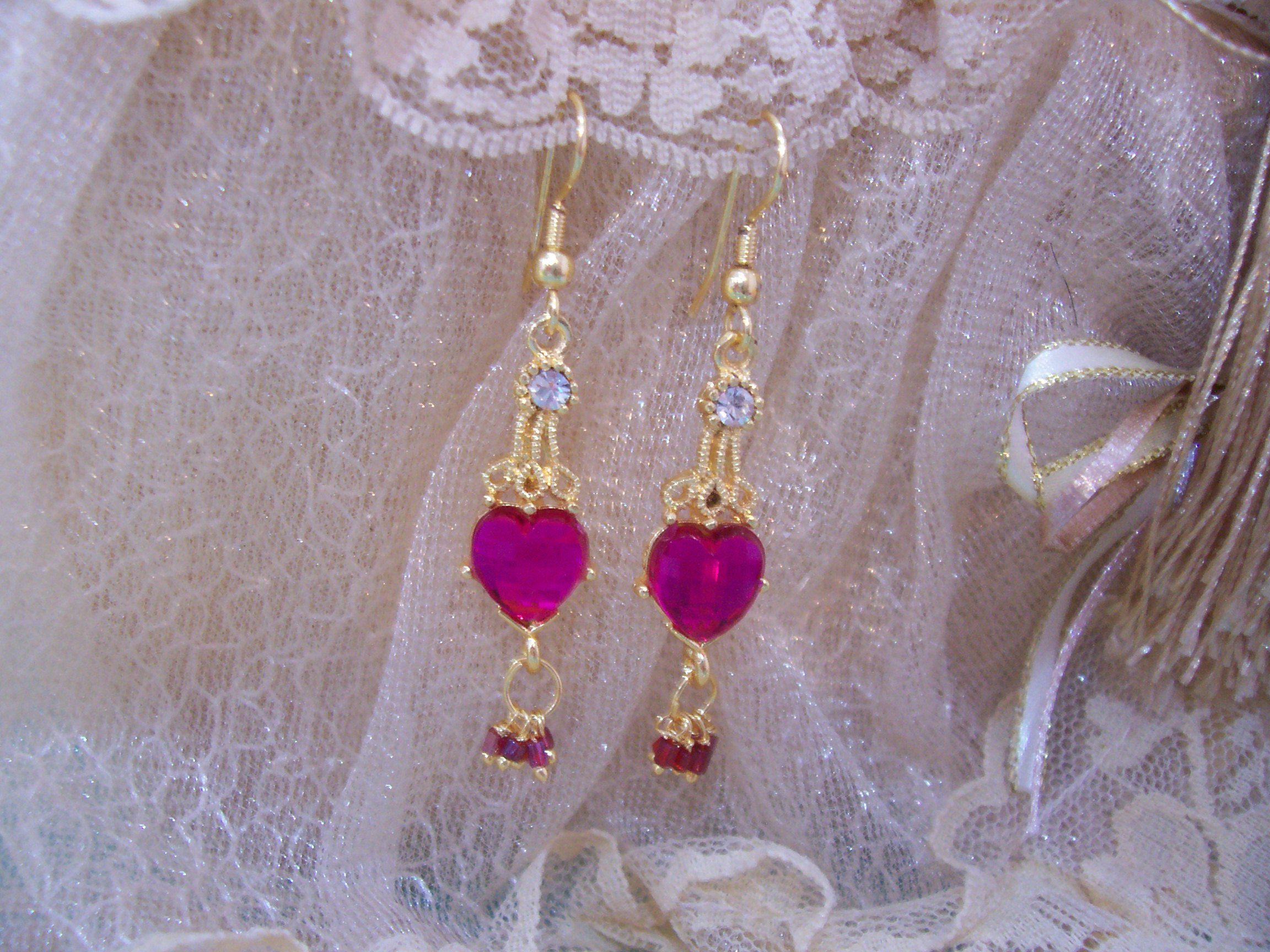 PinkHeartGoldDanglingEarring