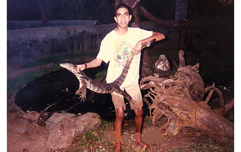 handling a monitor lizard