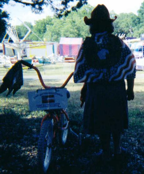 Leslie, all ready for the Children's Parade, '01 [I know, the pic's a lil dark]