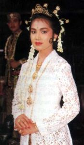 Sundanese Wedding Dress