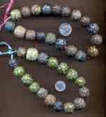 thumb of beads