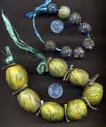 thumb of beads