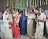7pushpam.jpg (24666 bytes)