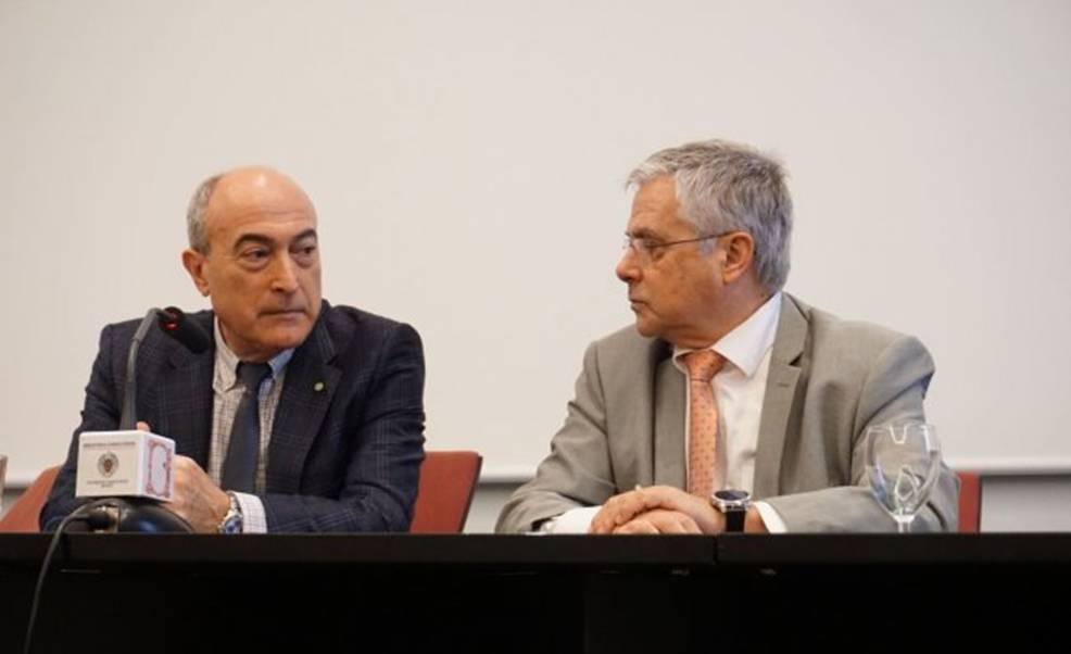 Descripcin: <p>Los presidentes de las sociedades cientficas COSCE y FACME, Nazario Martn y Fernando Carballo, respectivamente. EFE/Marta Montojo</p>
