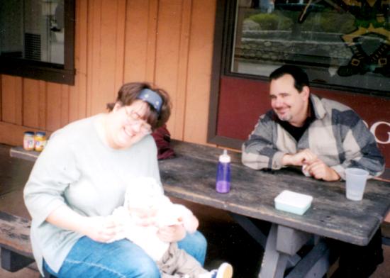 Knotts-2-01-Carrie-Bod-and-Matthew-by-GR.jpg (794546 bytes)