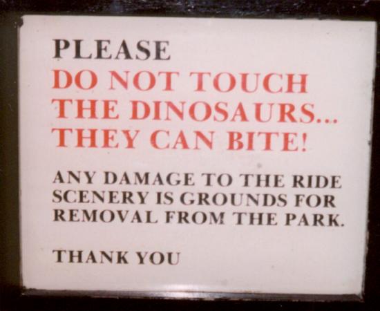 Knotts-2-01-Dinosaur-sign.jpg (486673 bytes)