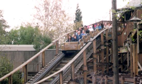 Knotts-2-01-Ghost-Rider-Out-Of-Station.jpg (832447 bytes)