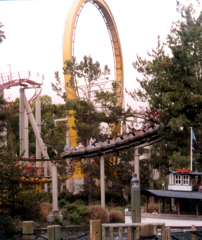 Knotts-2-01-Jaguar-Through-Montezoomas-loop.jpg (883282 bytes)