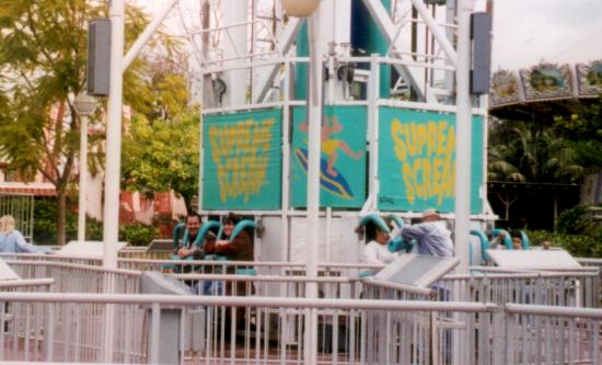 Knotts-2-01-Matthew-and-Carrie-on-ss-2.jpg (838946 bytes)