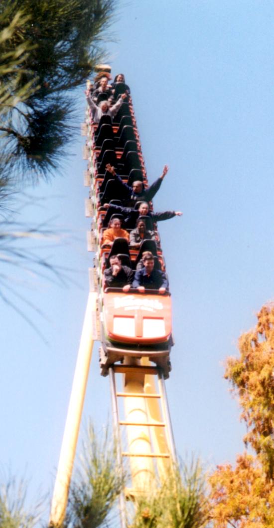Knotts-2-01-Montezooma-going-up-spike.jpg (665401 bytes)