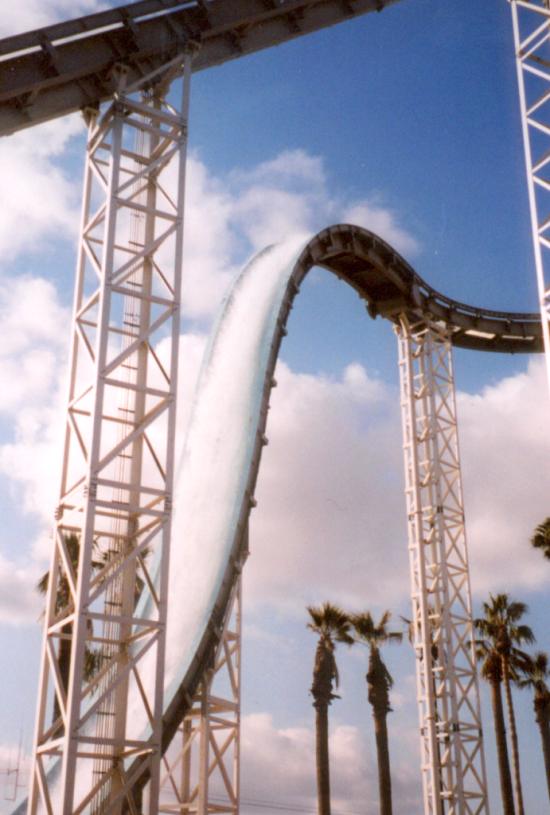 Knotts-2-01-Perilous-Plunge-Falls.jpg (794224 bytes)