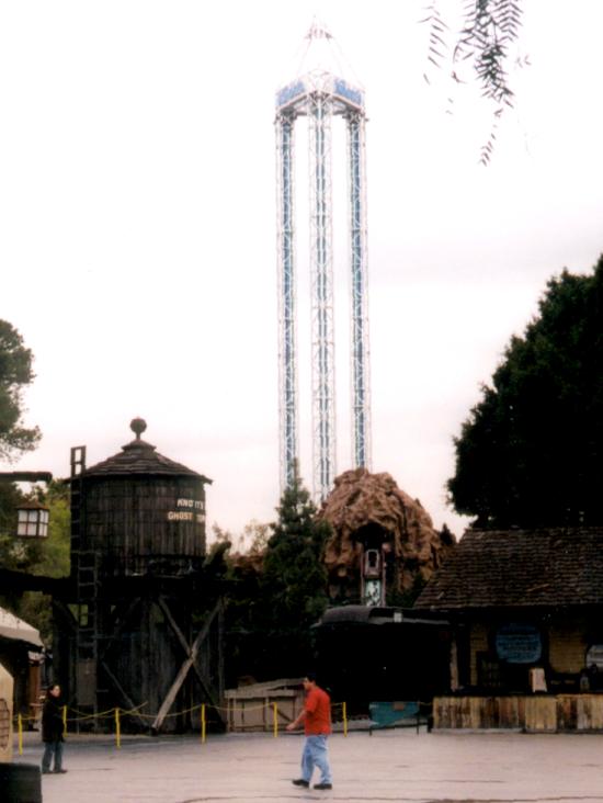 Knotts-2-01-Supreme-Scream-and-log-flume.jpg (735138 bytes)