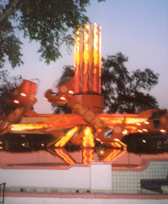 Knotts-2-01-Tampico-Tumbler-at-night.jpg (813845 bytes)