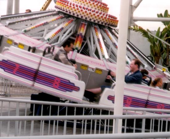 Knotts-2-01-Whipeout-2.jpg (804812 bytes)